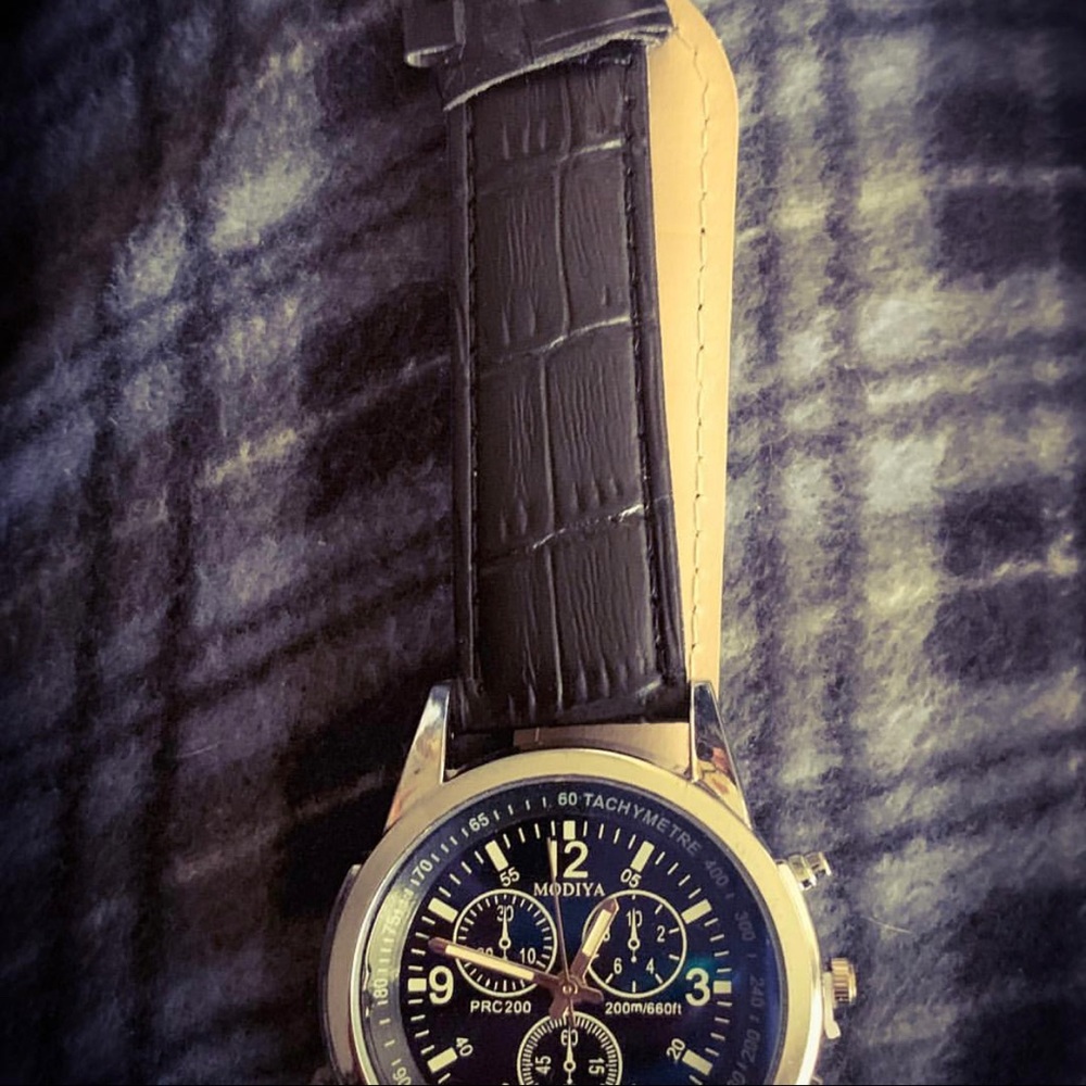 🆕 Stainless Steel Quartz Belt Watch - Picture 5 of 8